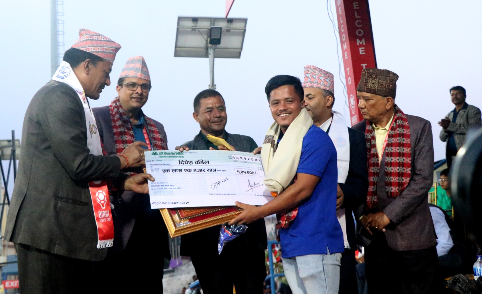 kheladi samman ko photo (2)